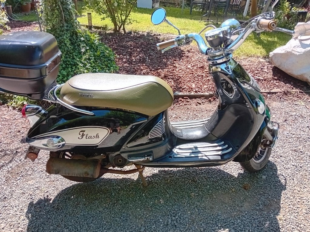 ZNEN B-klasse 49cc Flash (Legend)