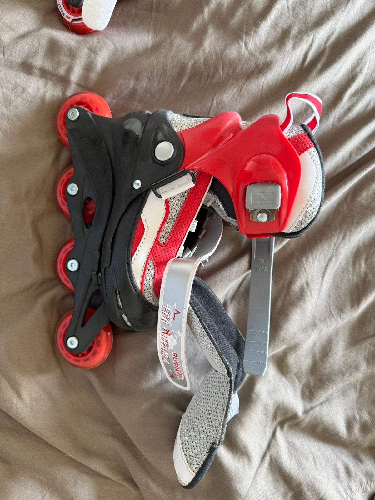 Patins enfants neuf adaptables a vendre, Enfants & Bébés, Enlèvement, Comme neuf