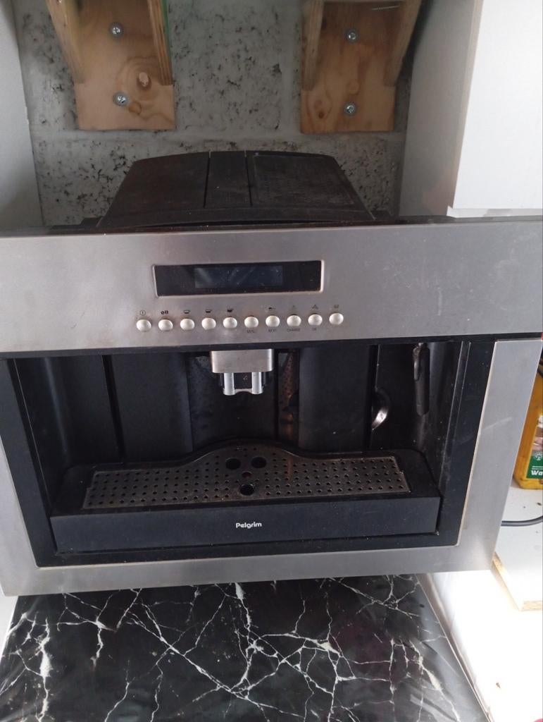 Pelgrim volautomat koffie machine, Ophalen