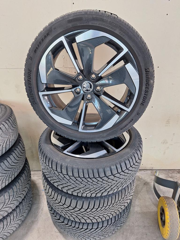 Skoda Octavia Winterset 18 Inch Origineel RS Comet, Auto-onderdelen, Banden en Velgen, Ophalen, 18 inch, Gebruikt, -