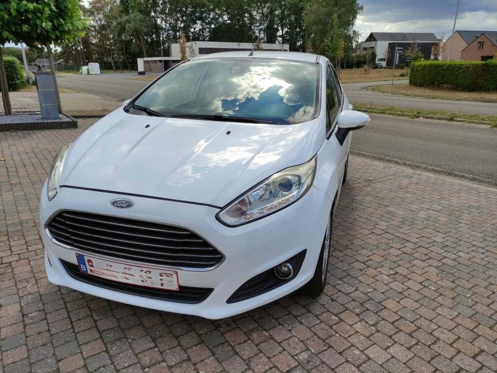Ford Fiesta Titanium, Auto's, Voorwielaandrijving, Euro 5, Stof, 525 kg