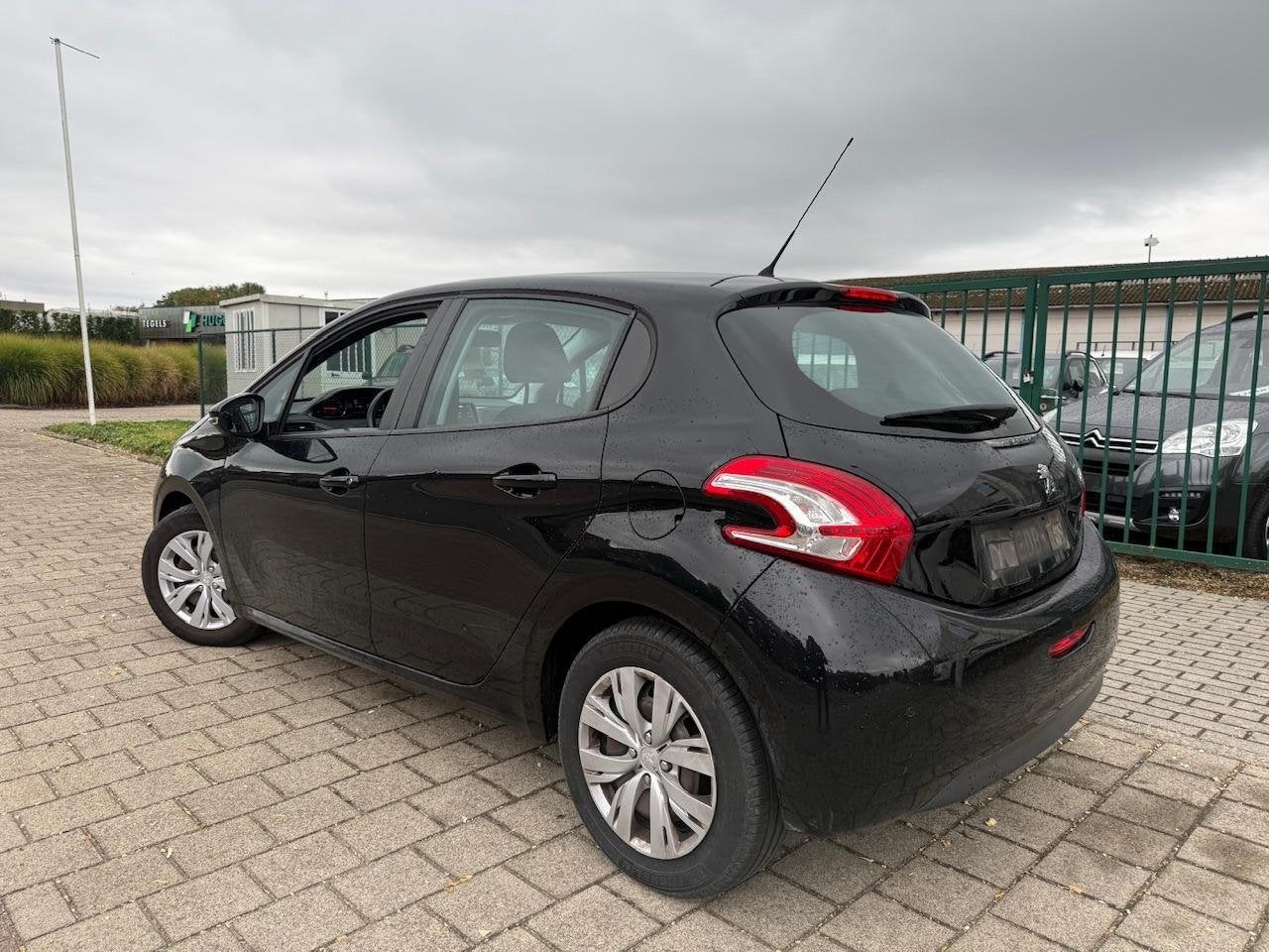 Peugeot 208 1.2 Benzine | 5 deurs | 1 JAAR GARANTIE, Autos, Achat, Entreprise, 5 portes, 5 places