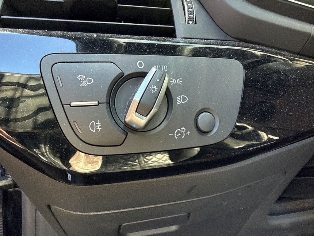 INTERRUPTEUR D'ECLAIRAGE Audi A5 Sportback (F5A / F5F), Auto-Union-Straße  1,
85057  Ingolstadt, DE, Info@audi.de, Audi, Utilisé