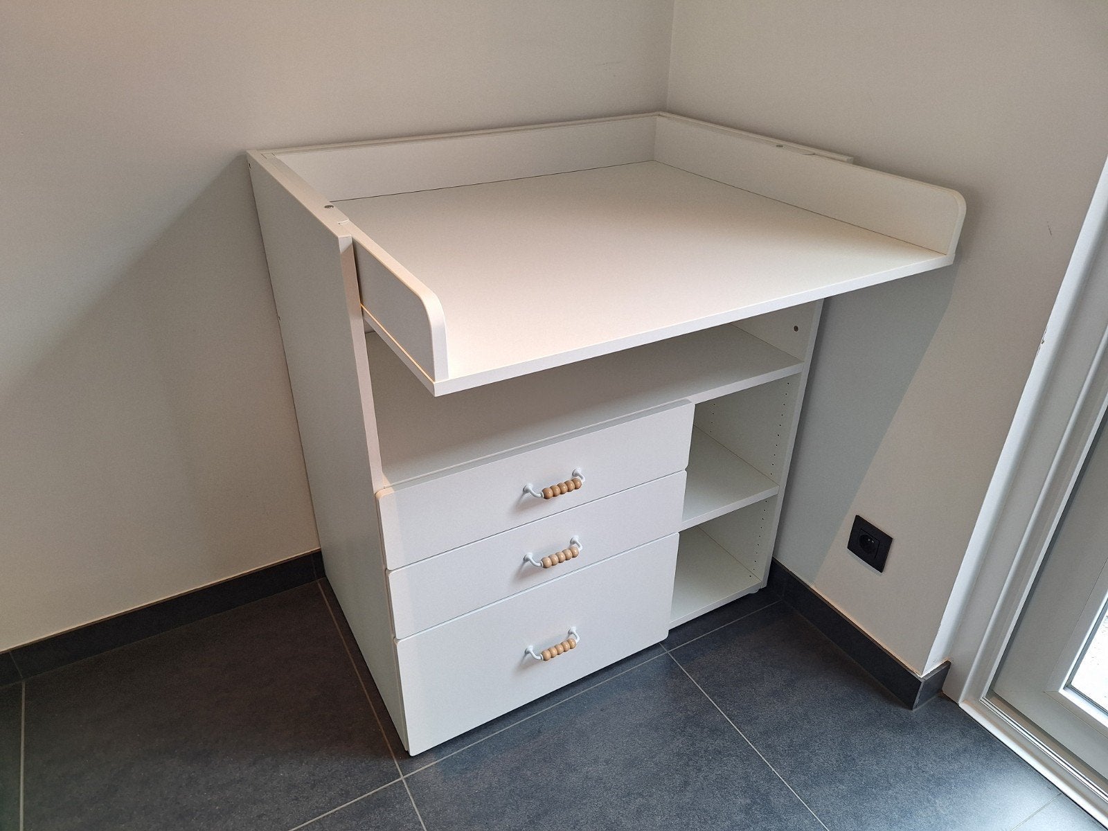 Commode ikea, 90 à 105 cm, Espace pour les pieds, Comme neuf, Enlèvement