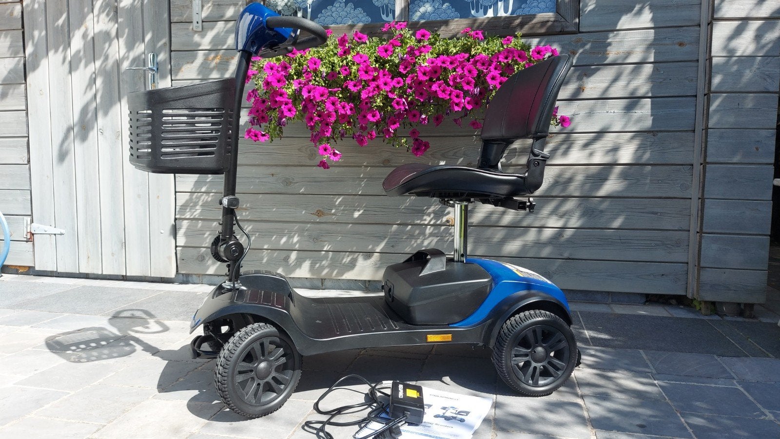 Scootmobiel zo goed als nieuw  !!, Ophalen, Zo goed als nieuw, 16 t/m 25 km, 10 km/u of minder