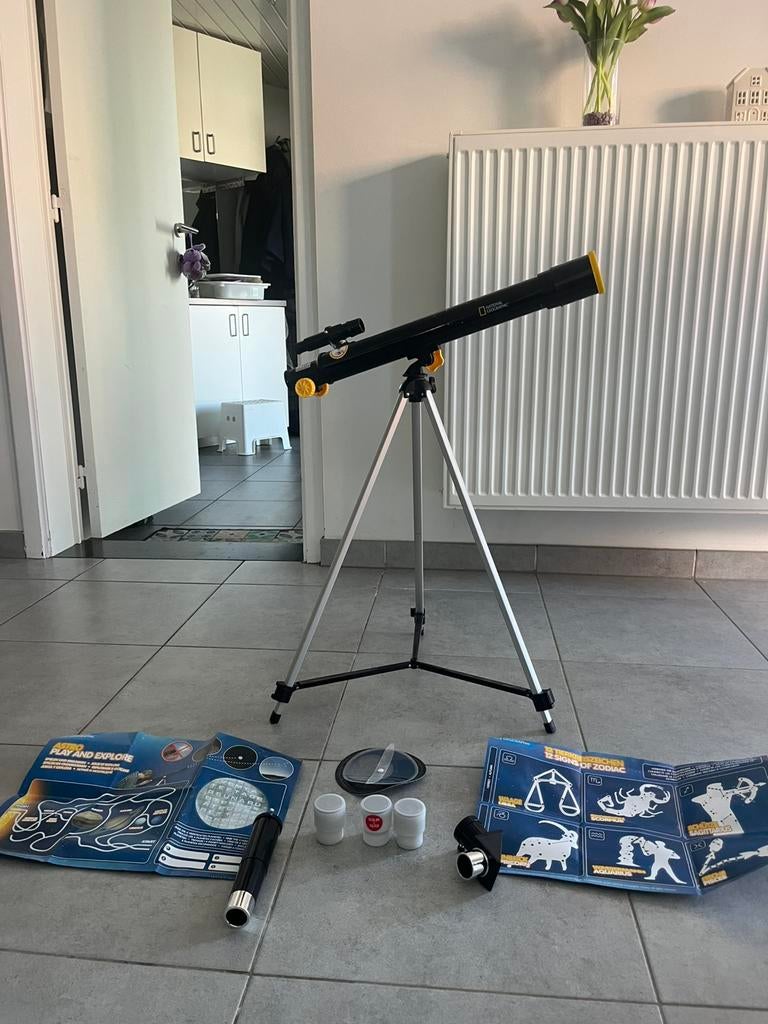 Télescope National Geographic avec support et accessoires, TV, Hi-fi & Vidéo, Matériel d'optique | Télescopes, Enlèvement, Comme neuf