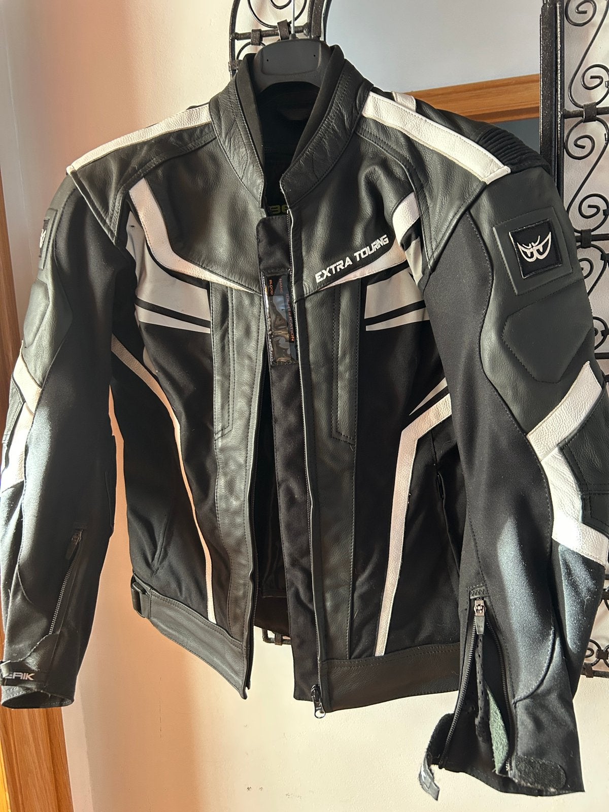 Blouson MOTO  cuir noir T48 NEUF !!!, Motos, Manteau | cuir, Neuf, sans ticket, Berik, Femmes