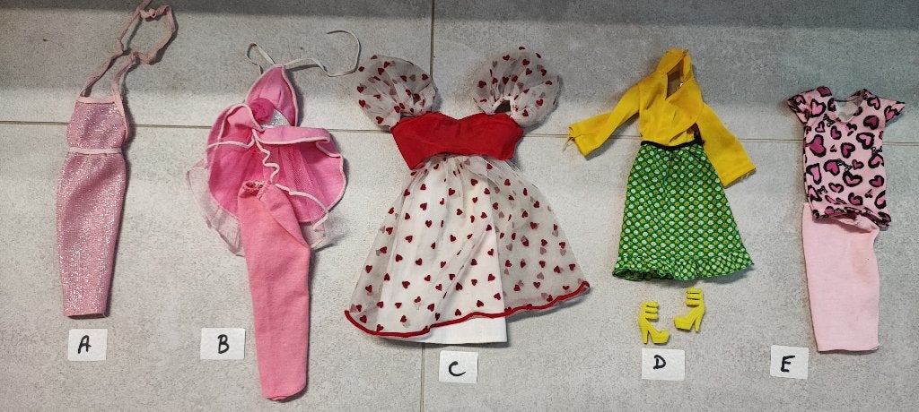 *56 .negen(varie) Barbiepakjes  VERZAMELAAR: ELK ERNSTIG BOD, Enlèvement, Utilisé