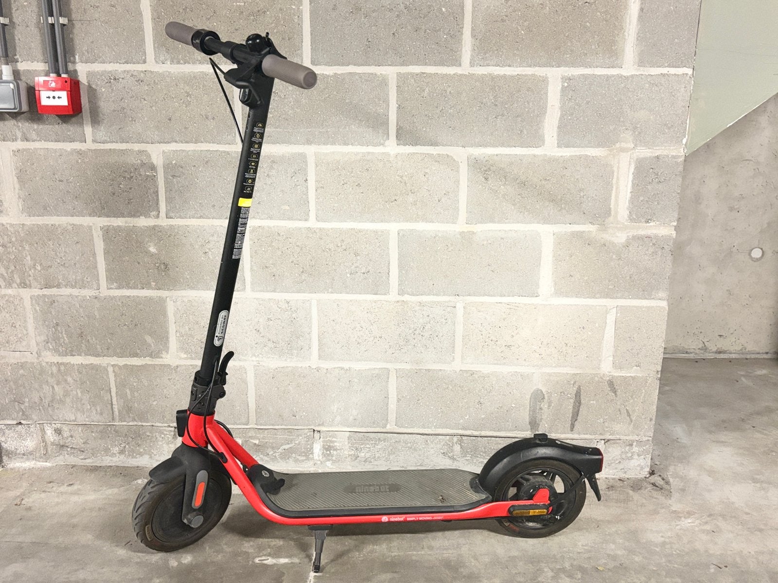 Elektrische step met lader. Ninebot, Ophalen, Zo goed als nieuw, Elektrische step (E-scooter)