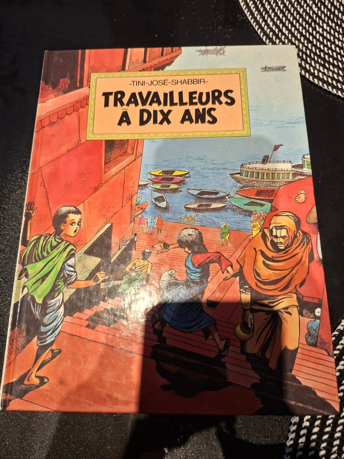 travailleurs a dix ans, Livres, BD, Enlèvement