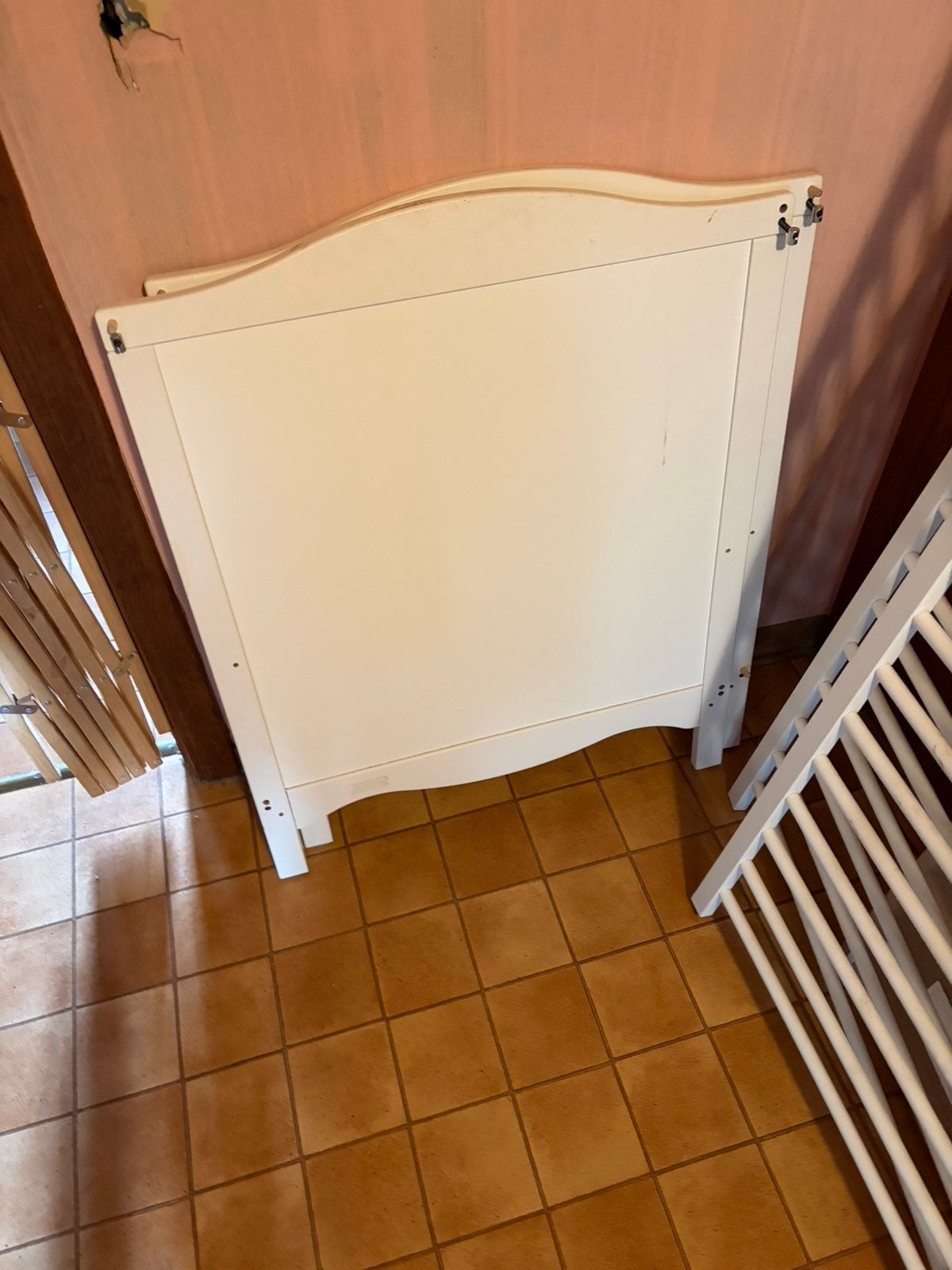 Lit bebe avec sommier et matelas, Enfants & Bébés, Enlèvement ou Envoi, Comme neuf