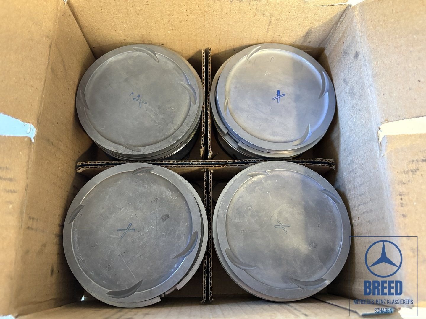 NOS set van 4 zuigers voor Mercedes-Benz W201 2.5-16V EVO I, Neuf, -, -, Enlèvement ou Envoi