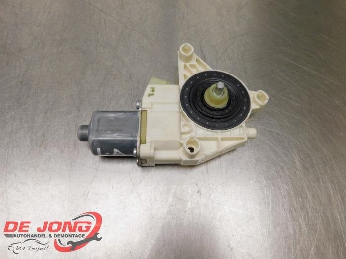 Moteur de vitre portière d'un Mercedes E-Klasse, Autos : Pièces & Accessoires, Carrosserie & Tôlerie, Mercedes-Benz, Utilisé, 3 mois de garantie