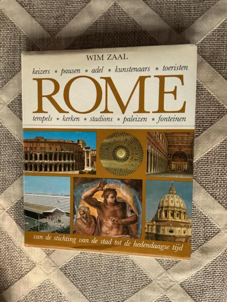 Rome. Van de stichting van de stad tot de hedendaagse tijd, Ophalen of Verzenden, Zo goed als nieuw, Wim Zaal
