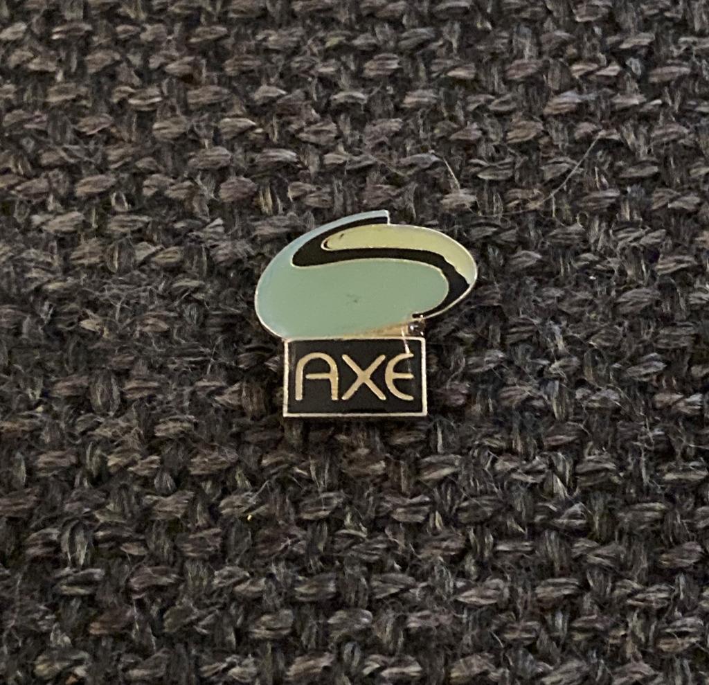 PIN - AXE - DEO - DEODORANT, Verzenden, Gebruikt, Merk, Speldje of Pin
