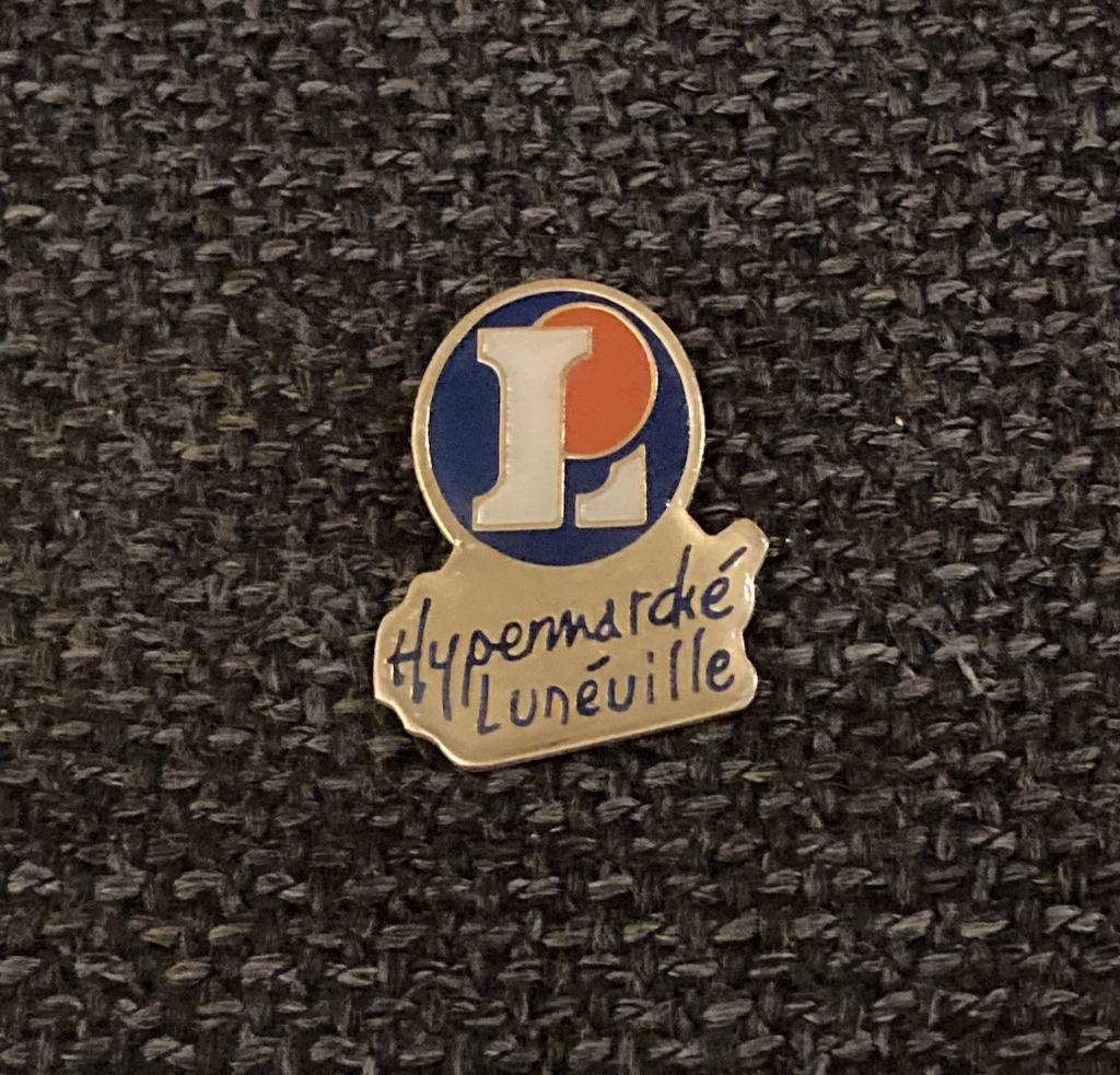 PIN - E. LECLERC, Collections, Envoi, Utilisé, Autres sujets/thèmes, Insigne ou Pin's