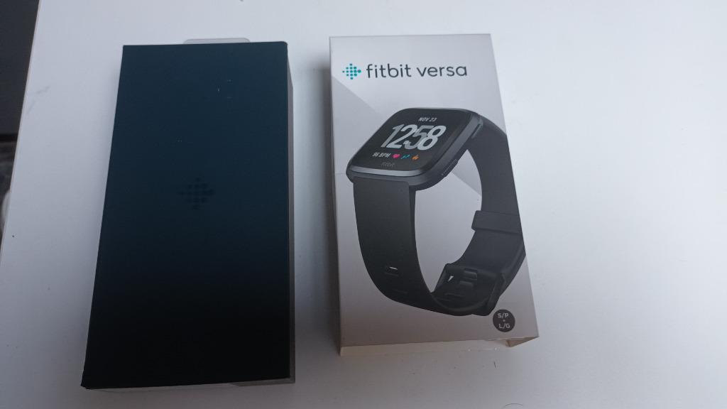 Montre connectée fitbit versa, Sport en Fitness, Ophalen of Verzenden, Zo goed als nieuw