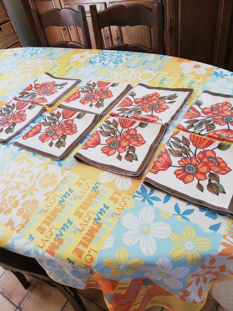 8 serviettes de table., Enlèvement ou Envoi