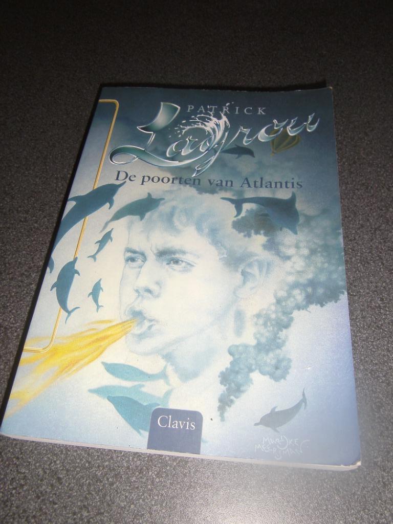 boek :  de poorten van Atlantis Patrick Lagrou, Ophalen of Verzenden, Fictie