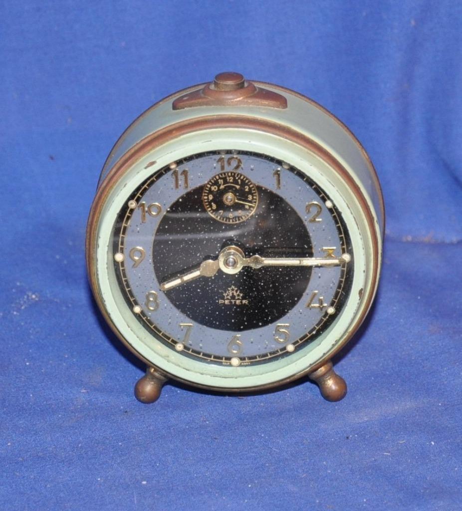 ancien reveil peter sonnerie hors d'usage, Antiquités & Art, Antiquités | Horloges, Enlèvement ou Envoi