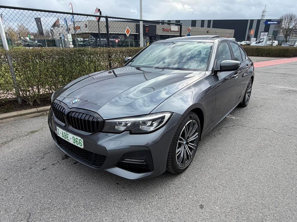 Bmw 318DA Mpack Berline 2020 150PK Pano, Auto's, Automaat, Bedrijf, 5 deurs, Zilver of Grijs