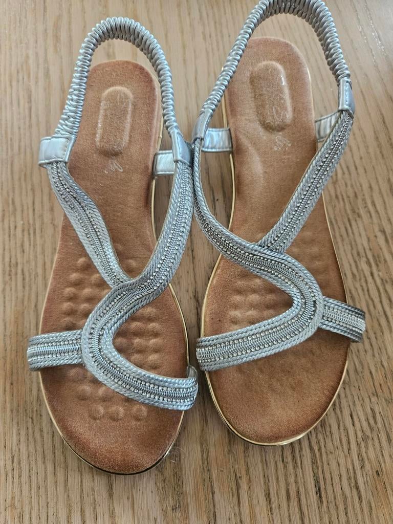Sandalen hush puppies maat 39, Enlèvement