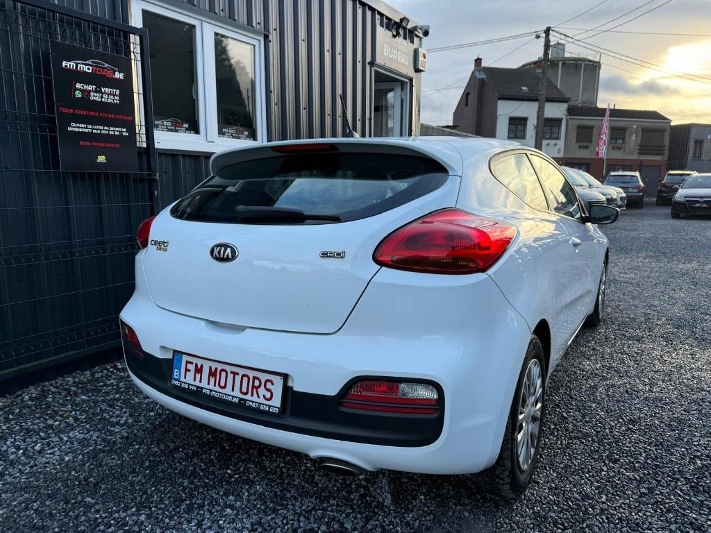 Kia ProCeed 1.6 CRDi Mind/Airco/Onderhoud + CT OK, Auto's, Voorwielaandrijving, Euro 5, Stof, Zwart