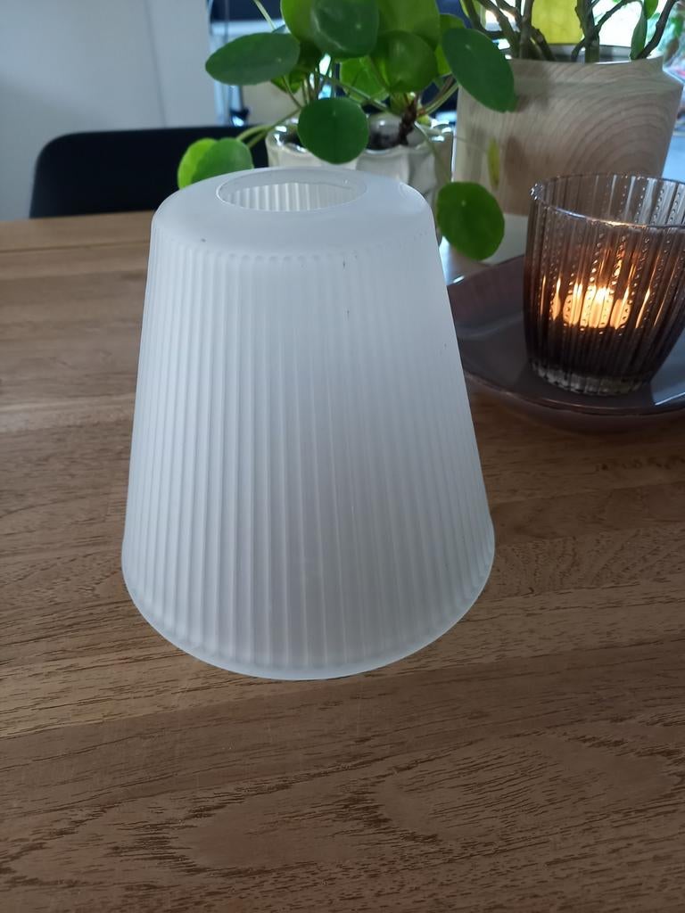 Lampenkapje in melkglas brocante zonder schade, Ophalen of Verzenden, Zo goed als nieuw, Overige vormen