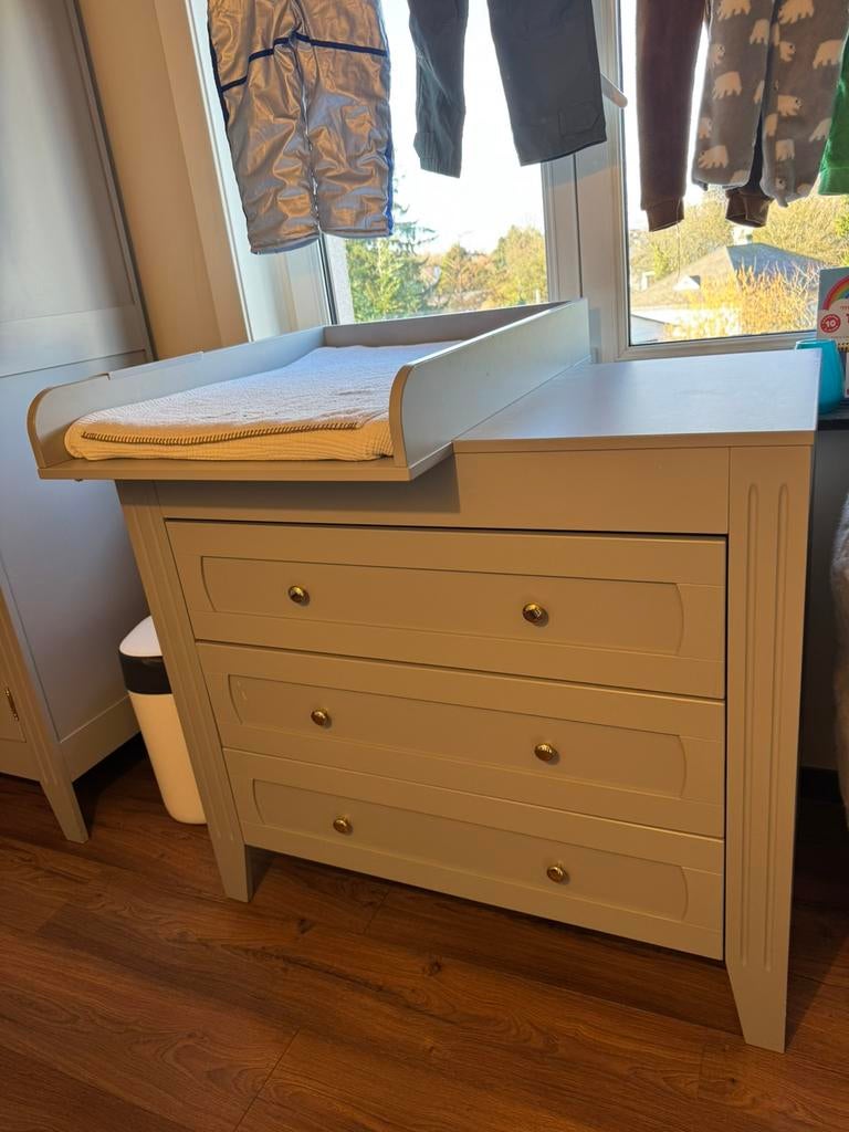 A VENDRE - Jolie commode / table à langer pour bébé, 90 à 105 cm, Comme neuf, Enlèvement, 50 à 70 cm