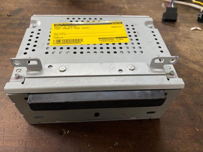 Radio CD Speler van een Ford Transit Courier, Auto-onderdelen, Elektronica en Kabels, Ford, Gebruikt, 3 maanden garantie, Ophalen of Verzenden