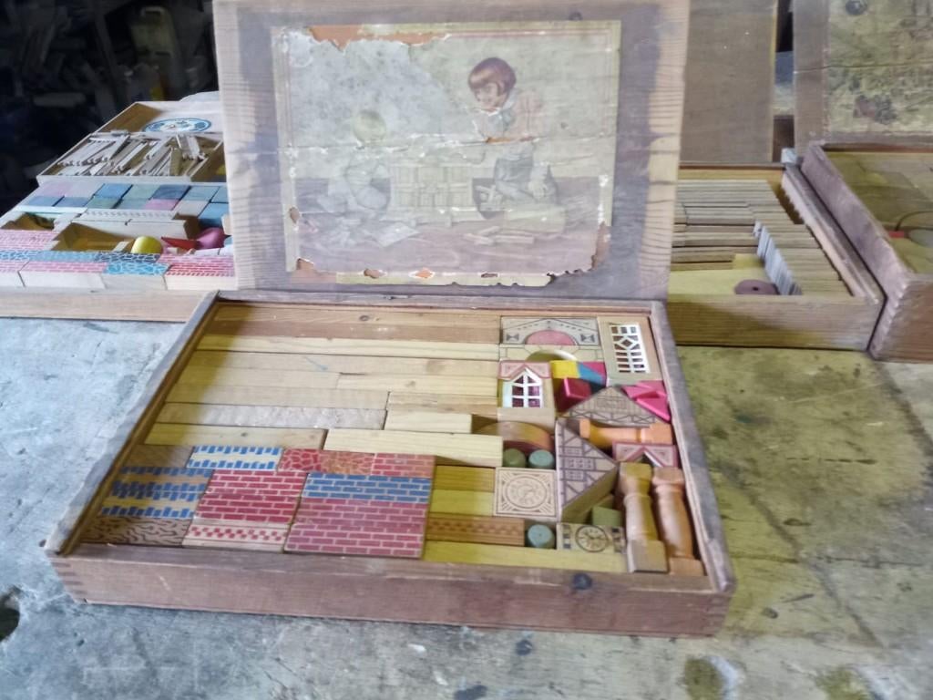 Jeux de construction en bois ancien, Enlèvement, Autres types