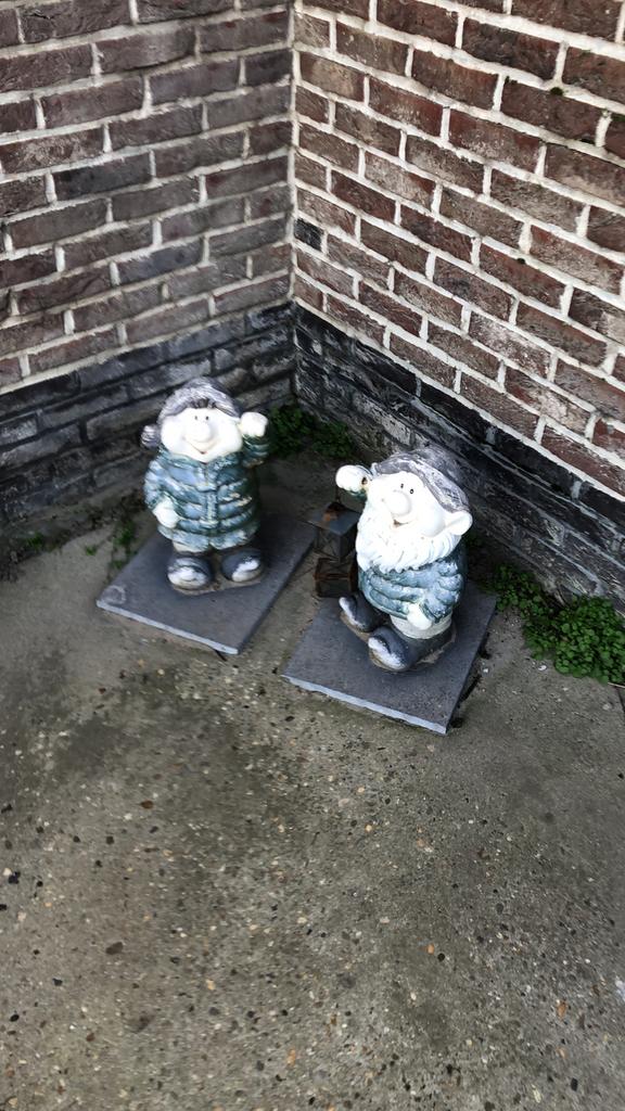 Stenen kabouters, Ophalen, Zo goed als nieuw