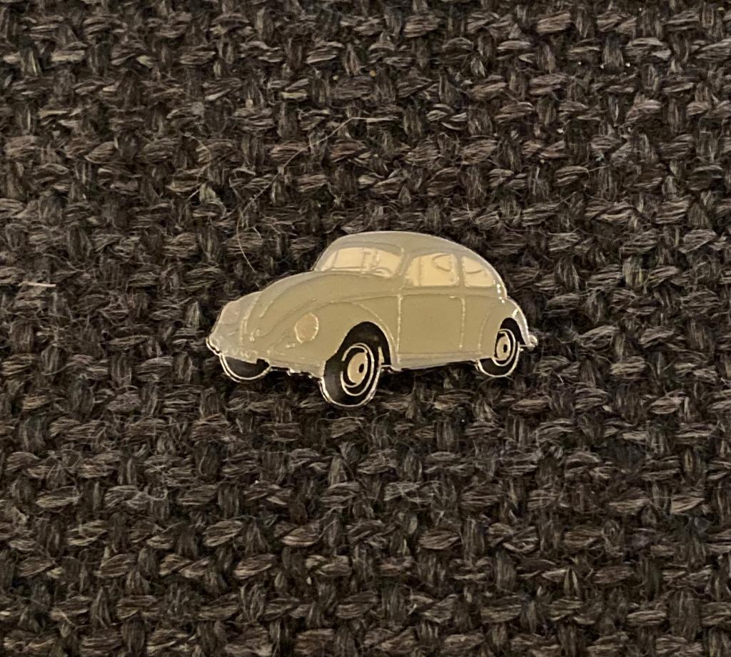 PIN - VOLKSWAGEN - KEVER - BEETLE, Verzamelen, Verzenden, Gebruikt, Transport, Speldje of Pin