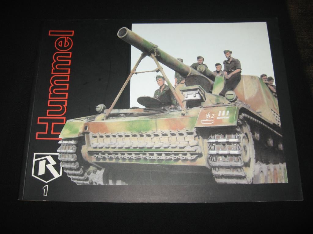 Hummel tanks, Tweede Wereldoorlog, Robert Johnson, Ophalen of Verzenden, Zo goed als nieuw