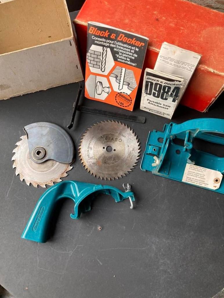 Black & Decker D984 circular saw attachment vintage, Moins de 600 watts, Moins de 30 mm, Enlèvement, Utilisé