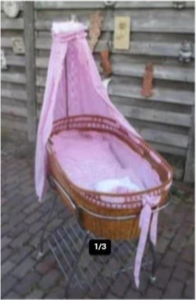 Mooi Retro Wieg in metaal en riet, Kinderen en Baby's, Ophalen, Gebruikt, Wieg