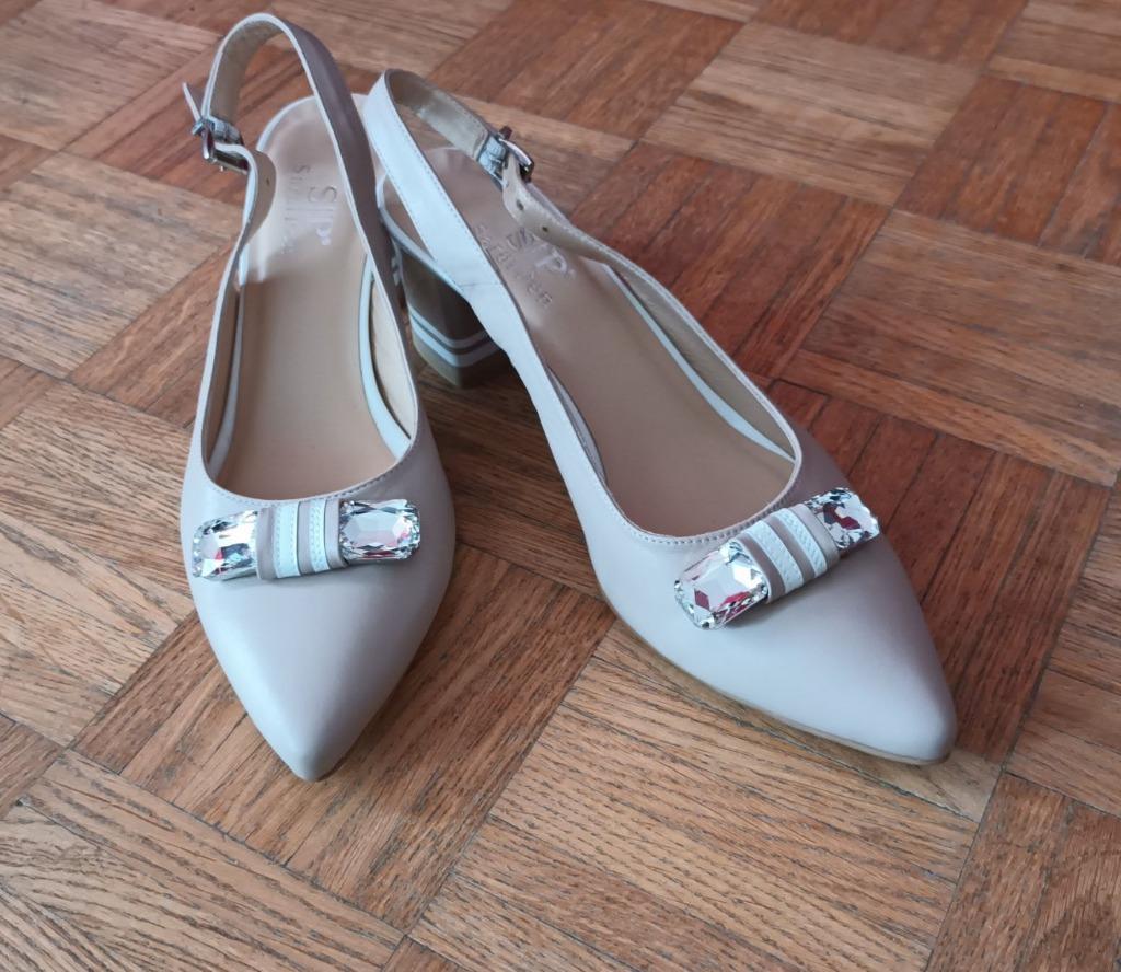Belles chaussures beiges à bride arrière 39/40 neuves cuir, Enlèvement ou Envoi