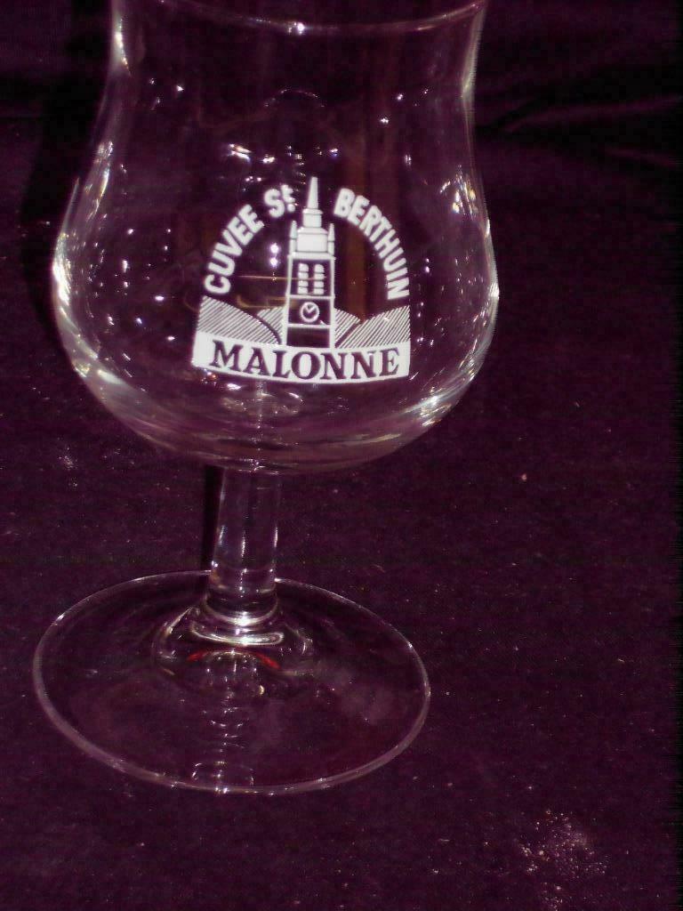 Bierglazen.Cuvee St.Berthuin.Malonne.Notger 980.D 143, Collections, Marques de bière, Enlèvement ou Envoi, Utilisé, Verre ou Verres