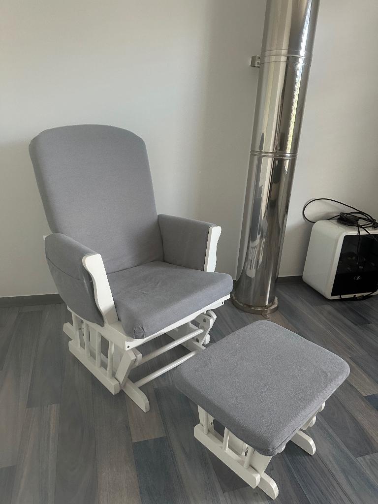 Fauteuil à bascule avec repose-pieds, Maison & Meubles, Chaises, Romantisch, Comme neuf, Enlèvement, Blanc