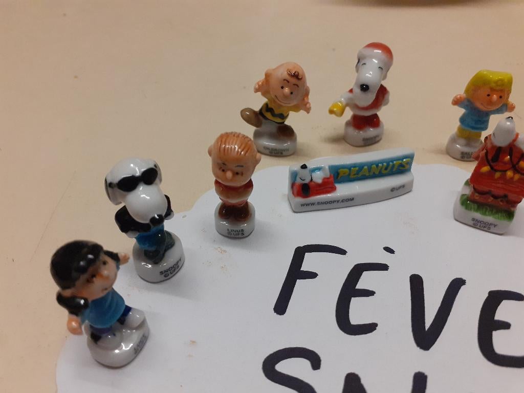 NEUVES BOITE DE 100 FEVES SNOOPY, Enlèvement, Neuf, Autres types