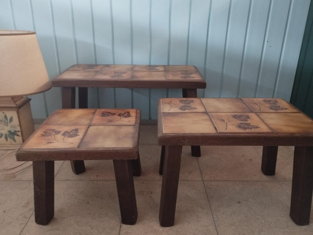 3 bijzettafels met tegeltjes op 3 hoogten Retro B 33 cm, 55 à 75 cm, Enlèvement, Utilisé, Rectangulaire