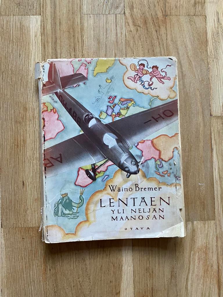 Lentäen Yli Neljän Maanosan, Boeken, Gelezen