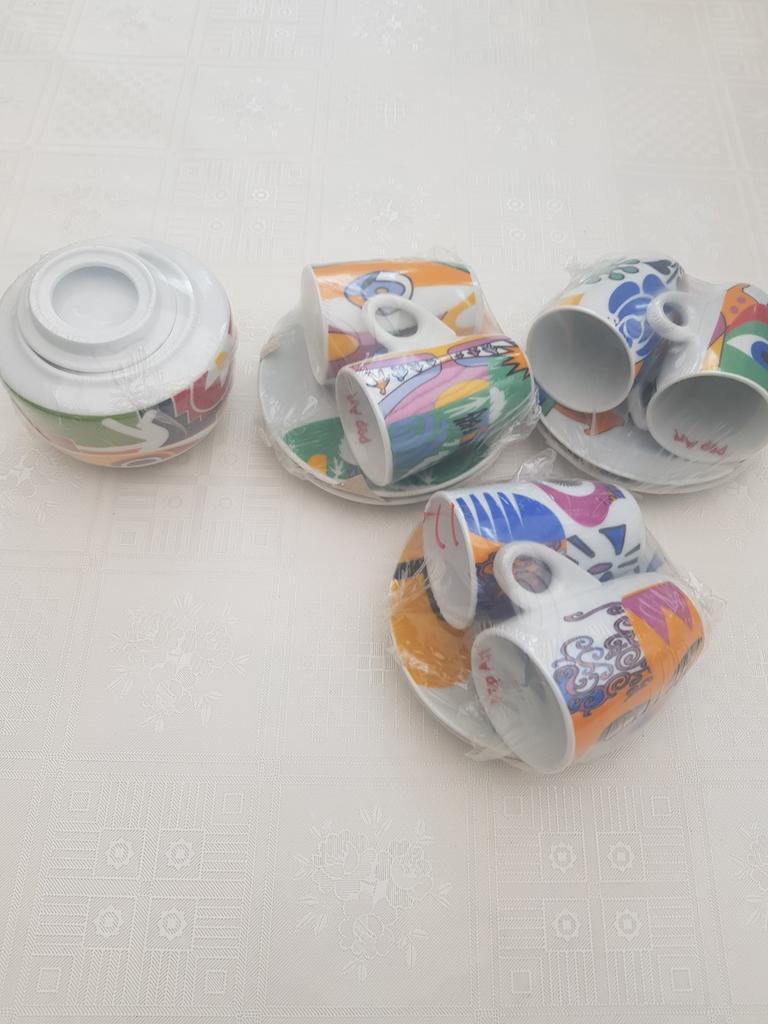 Petites tasses à café, Collections, Enlèvement ou Envoi