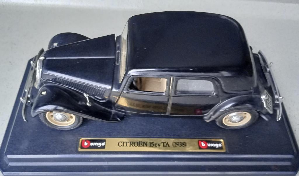 Citroën 15 cv TA 19838, Bburago, schaal 1/24, 10€, Ophalen of Verzenden, Gebruikt, Auto, Burago
