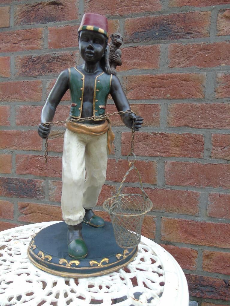 Standbeeld van een zwartdrager en zijn aap., Tuin en Terras, Ophalen of Verzenden, Nieuw, Kunststof, Overige typen