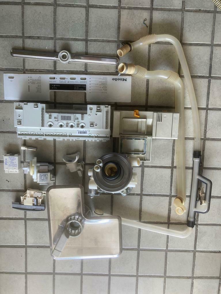 Miele vaatwasser onderdelen. Zie onderdelenlijst., Enlèvement ou Envoi, Utilisé
