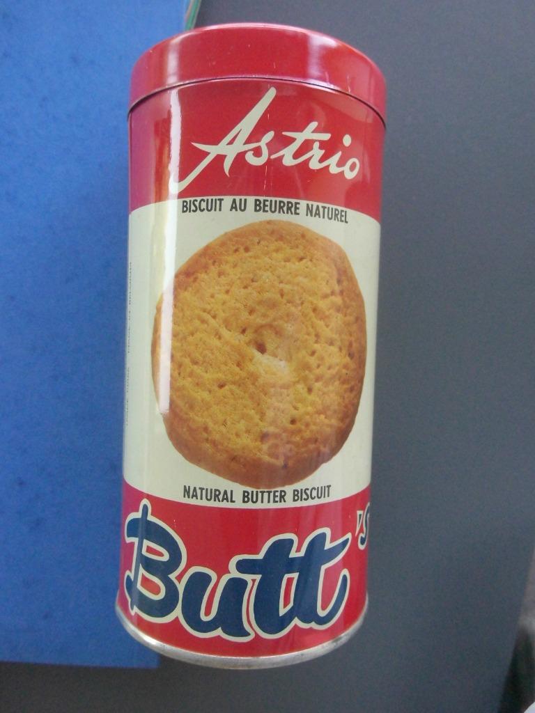 Ancienne Boîte en metal  " ASTRIO ", Enlèvement ou Envoi, Comme neuf, Biscuits, Autres marques