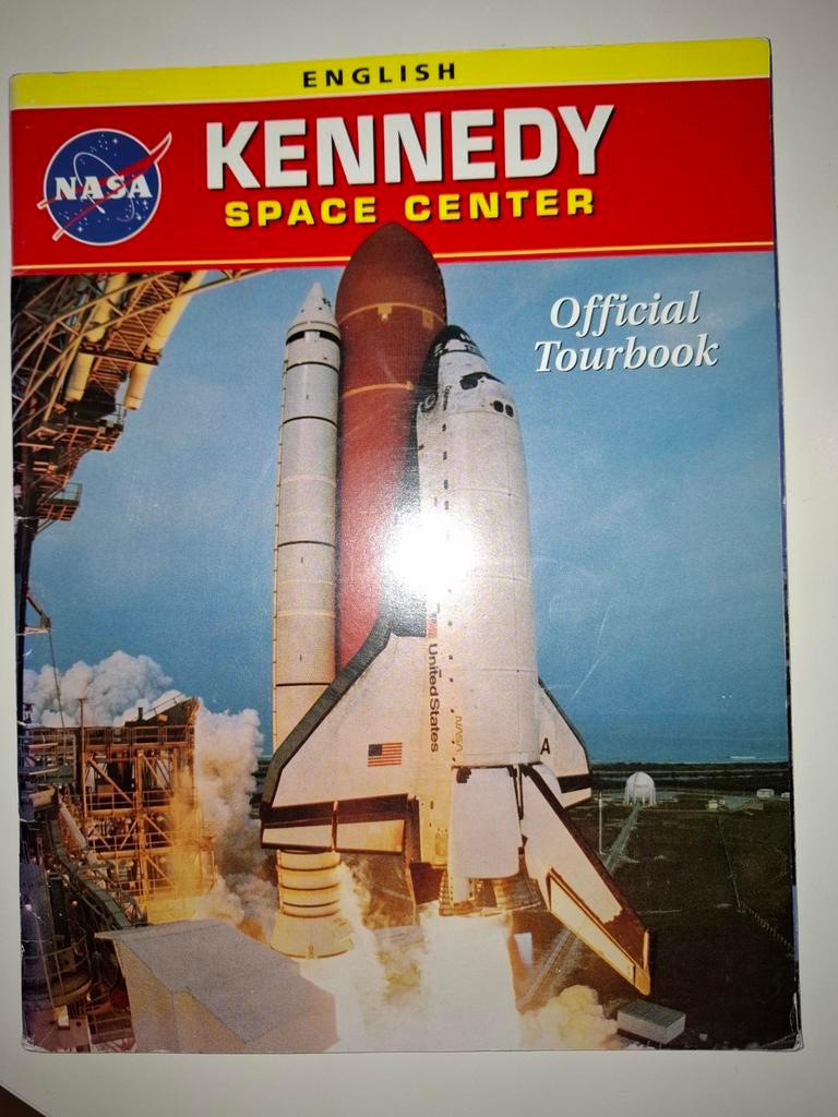 NASA : guide touristique du centre spatial Kennedy, Collections, Envoi, Comme neuf