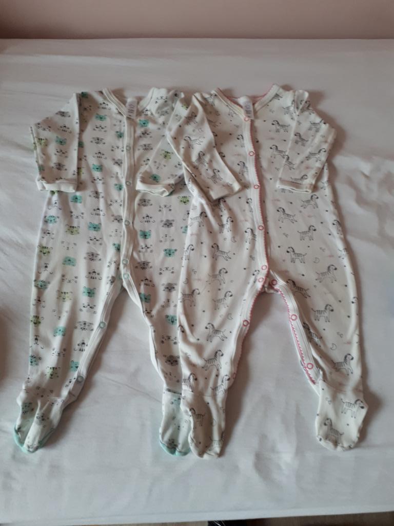 Enfants et bébés, Enlèvement, Utilisé, Garçon ou Fille, Vêtements de nuit ou Sous-vêtements