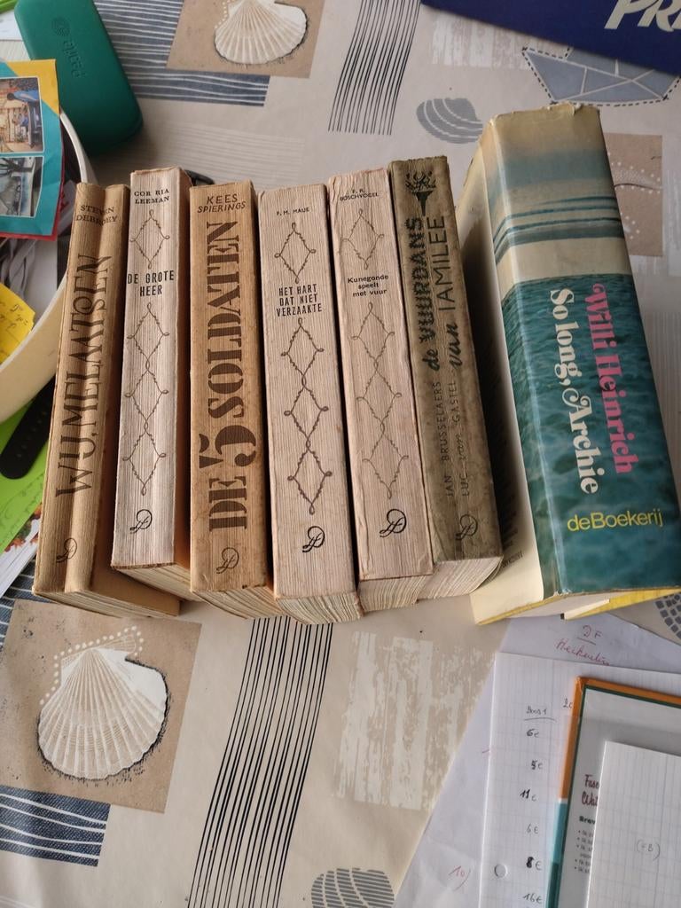 8 boeken, meeste nog niet gelezen., Ophalen